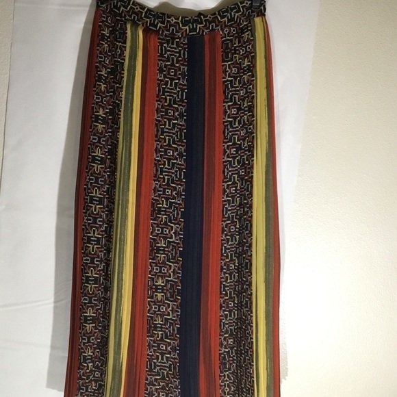 BCBG MAXAZRIA One OF A KIND PLEATED SKIRT - Picture 2 of 12